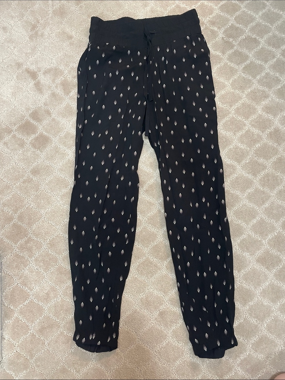 Aritzia Sunday Best Elastic Waist Dress Pant